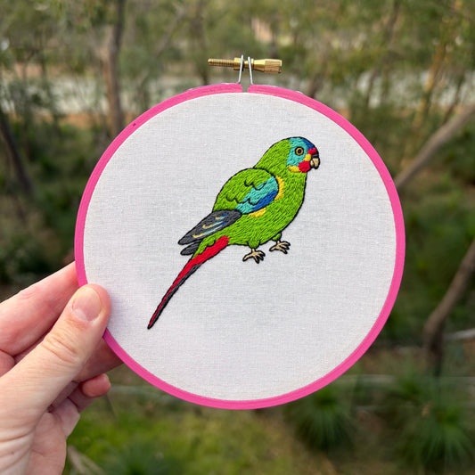 Swift Parrot Digital Embroidery Pattern